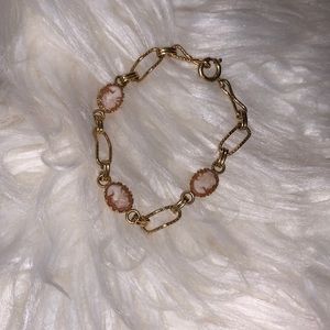 Gold toned cameo bracelet